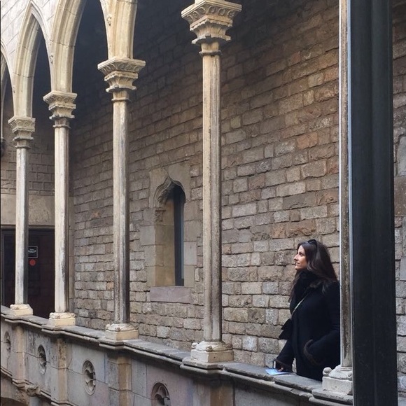 Meet your Posher, Laura - Picture 3 of 8